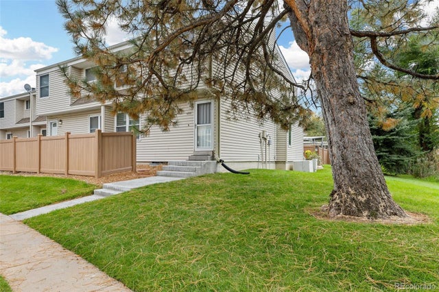 4216 E Maplewood Way, Centennial