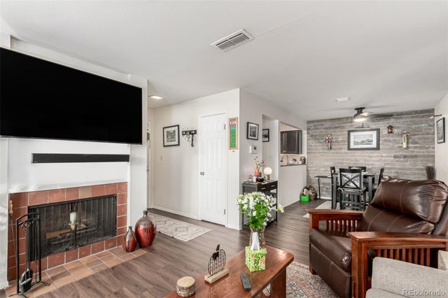 2330 E Fremont Avenue D19, Littleton