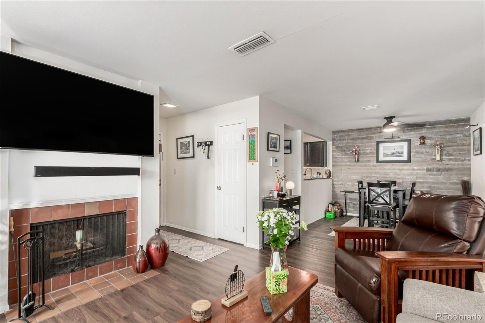 Photo of Listing #4896107