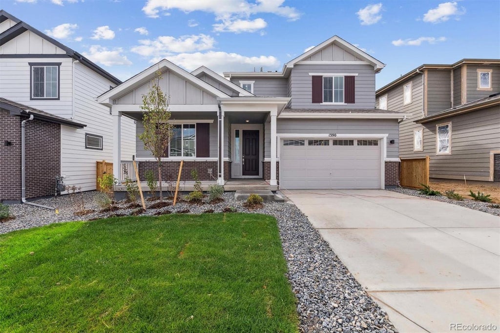 1390 Loraine Circle N, Erie