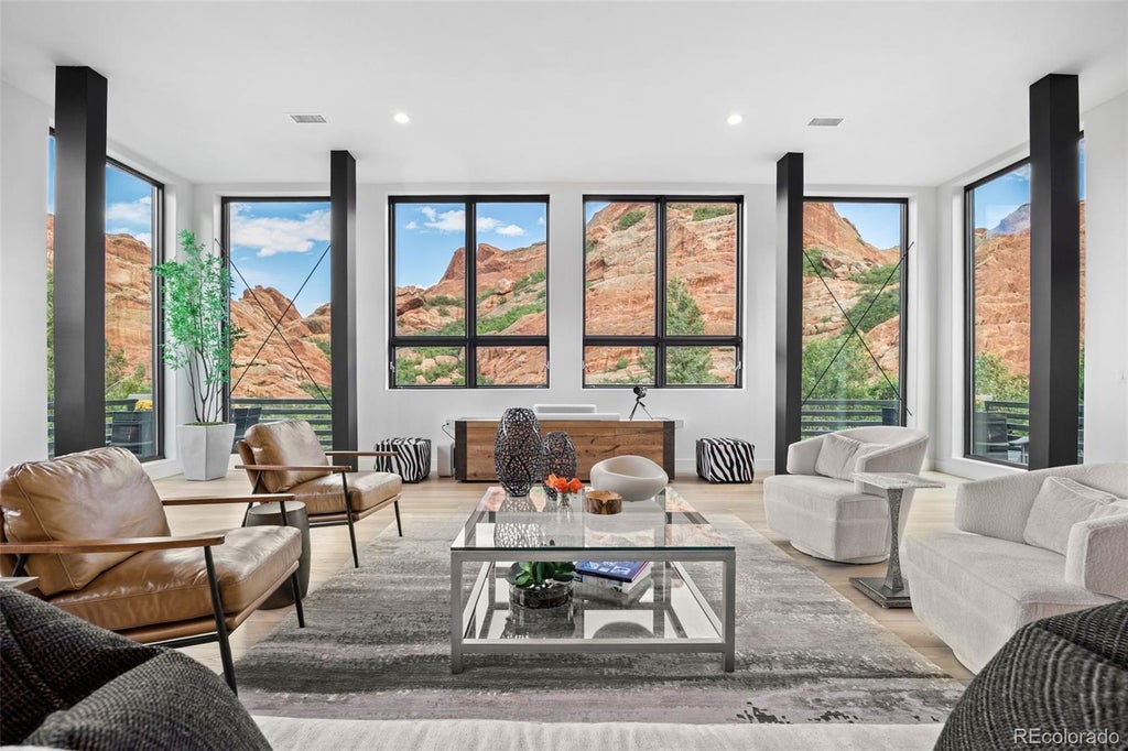 5044 Dakota Run, Littleton