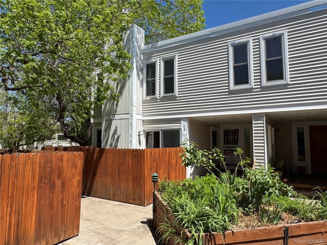 1050 S Monaco Parkway 42, Denver