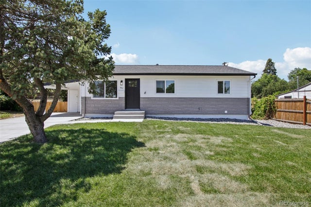 8501 Devonshire Boulevard, Denver