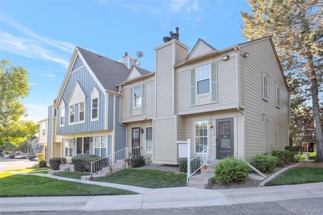 1601 S Idalia Circle A, Aurora