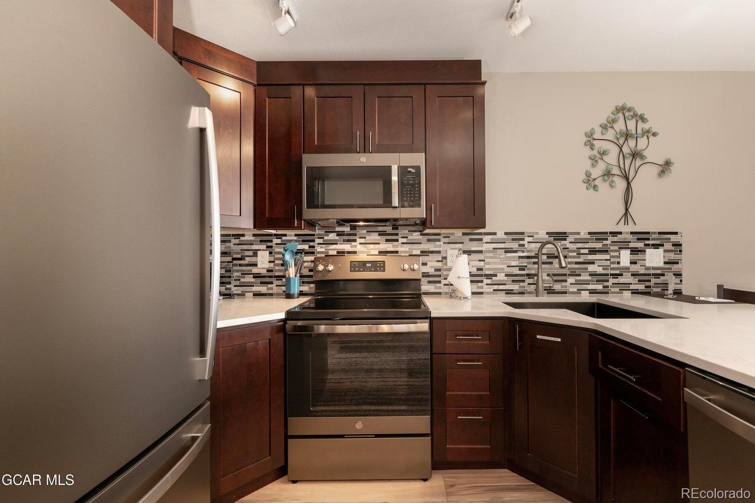 Photo of Listing #5582534