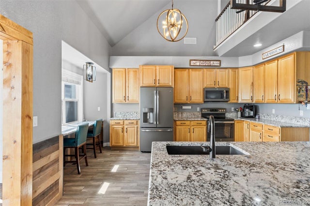 402 S County Road 129, Bennett