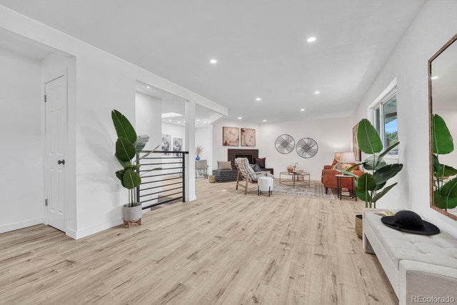 1420 S Ivy Way, Denver