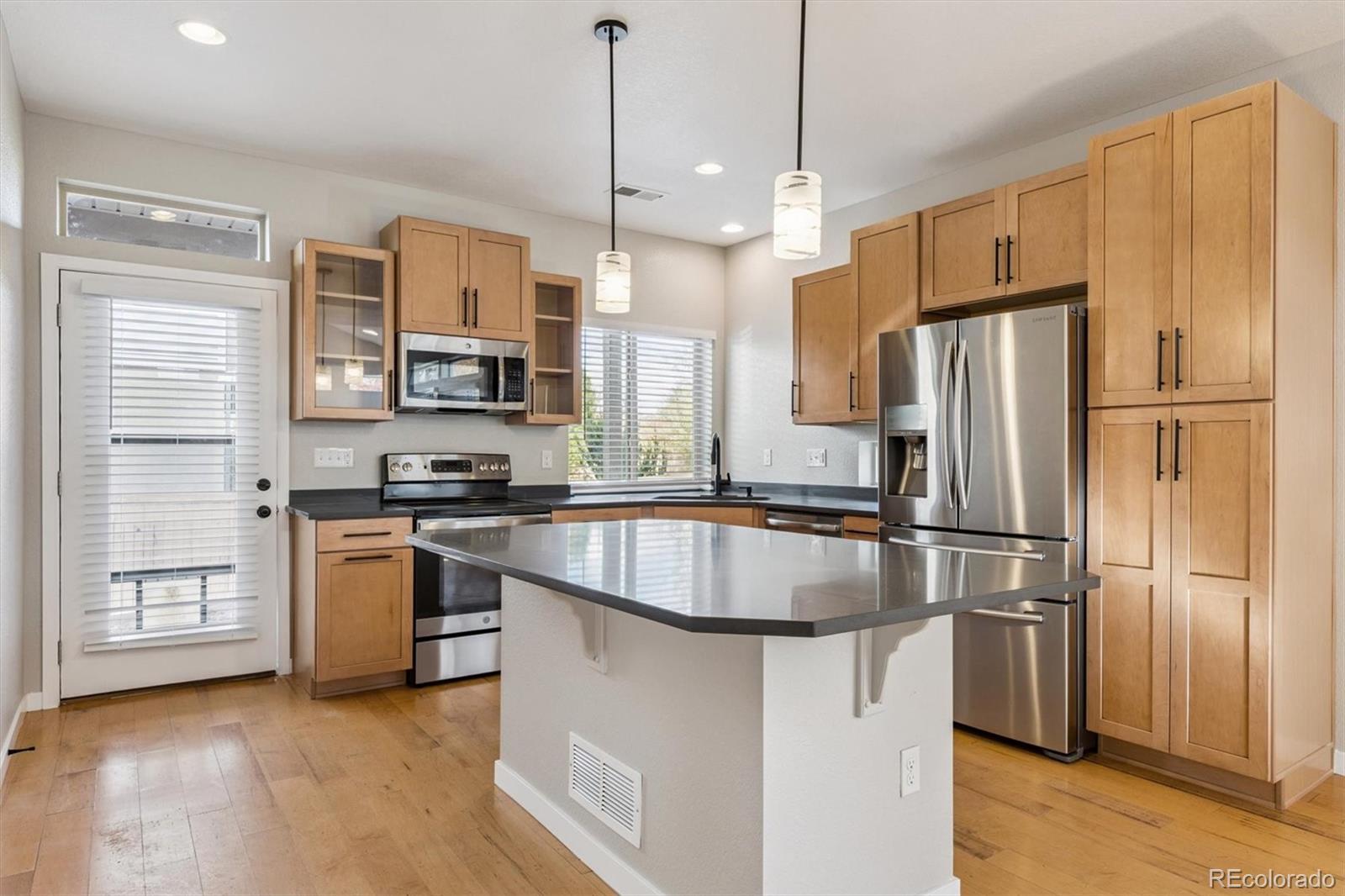 Photo of Listing #5889230