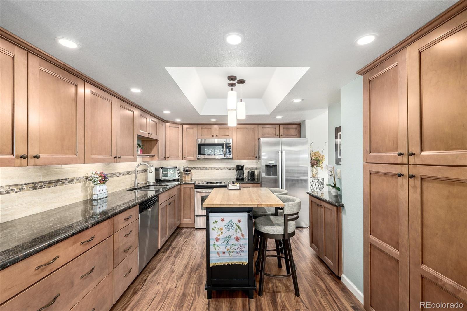 Photo of Listing #5893891