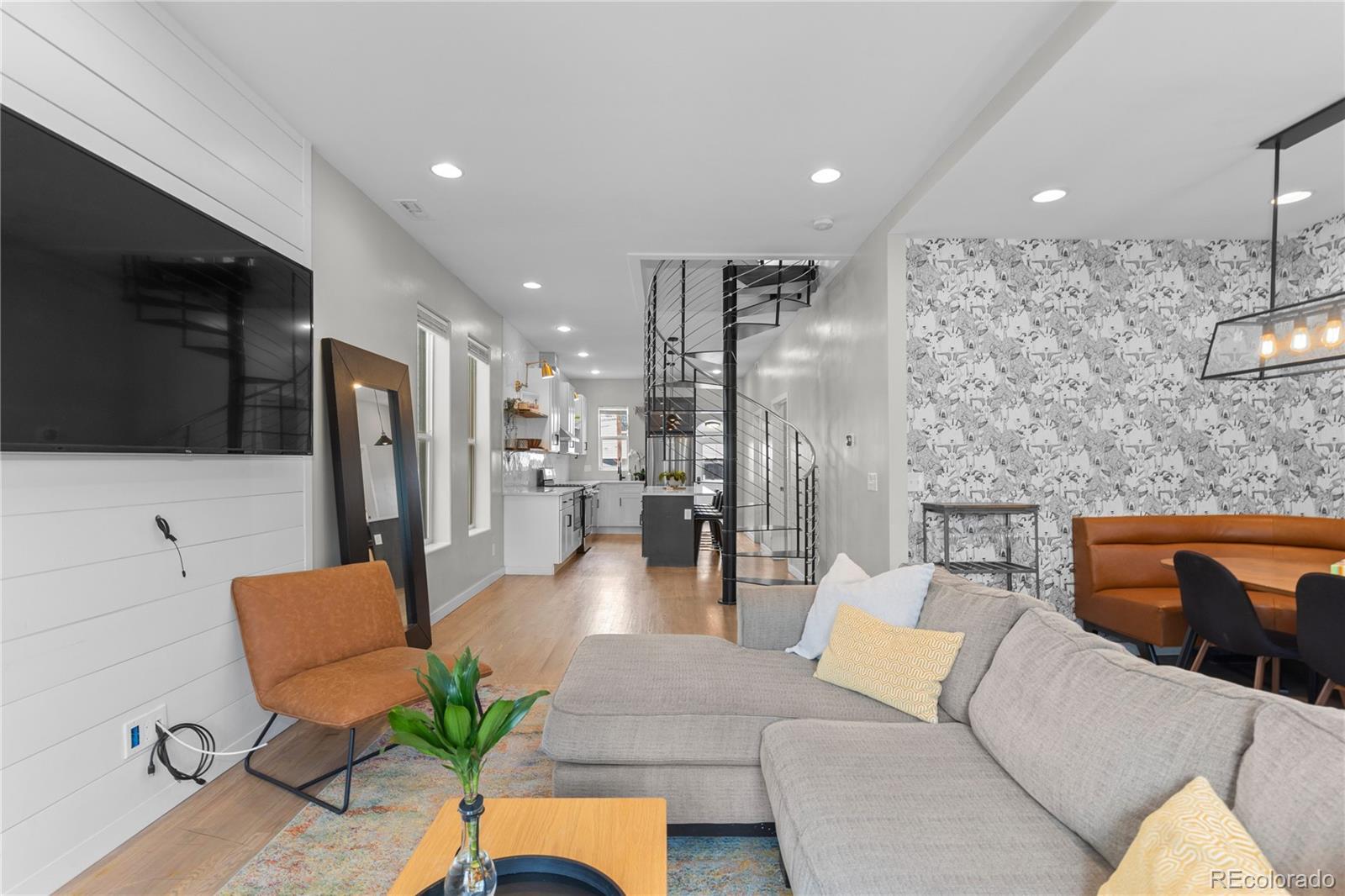 Photo of Listing #5897209