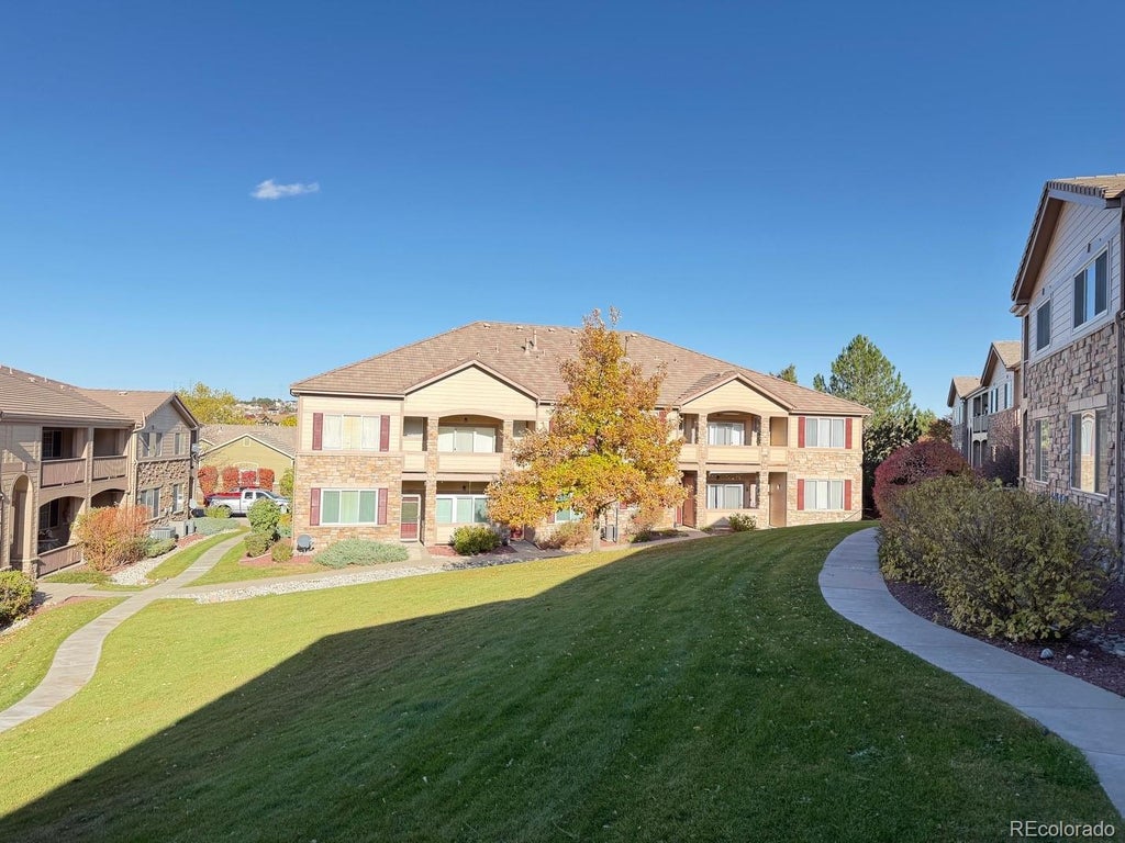 22960 E Roxbury Drive E, Aurora