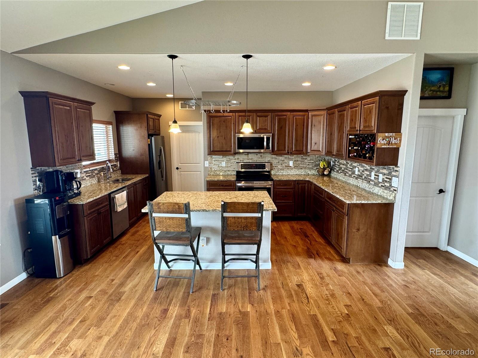 Photo of Listing #6299935