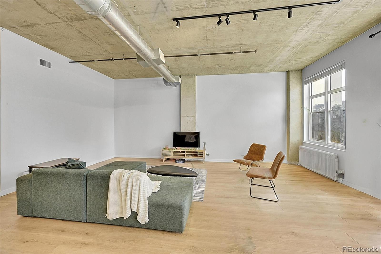 Photo of Listing #6370904