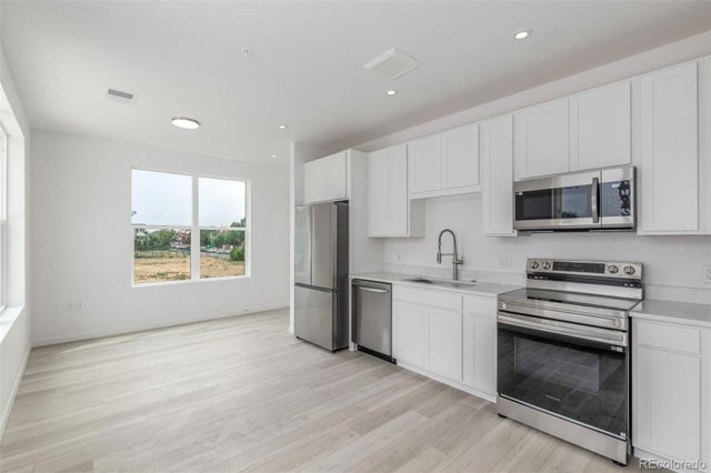 1634 N Sheridan Boulevard 307, Denver