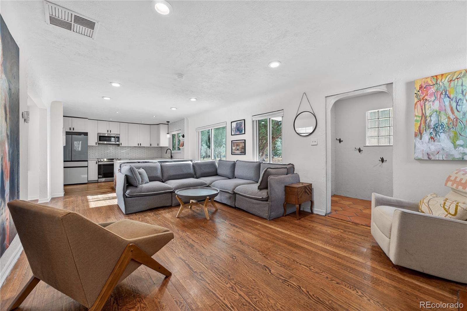 Photo of Listing #6924331