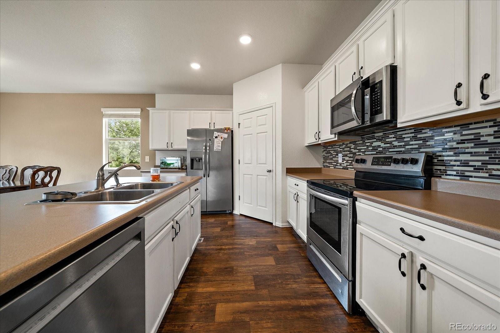 Photo of Listing #6930278