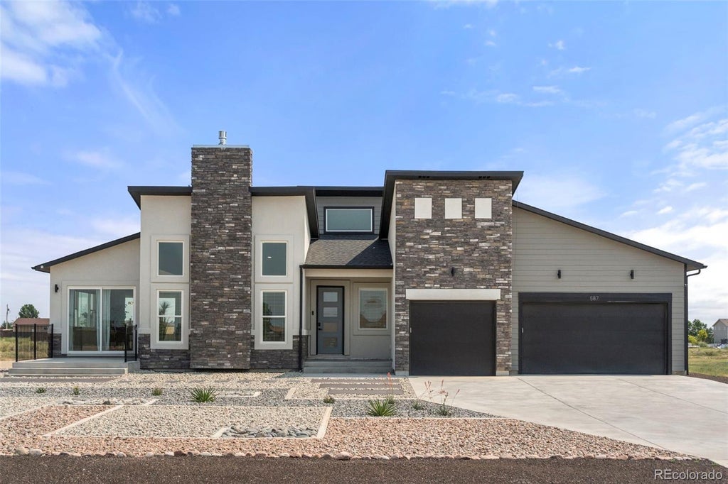 587 E Paradise Drive, Pueblo West