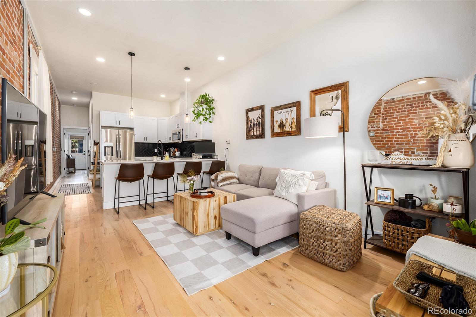 Photo of Listing #7411975