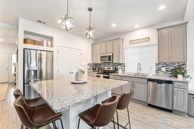 18253 E 52nd Avenue, Denver