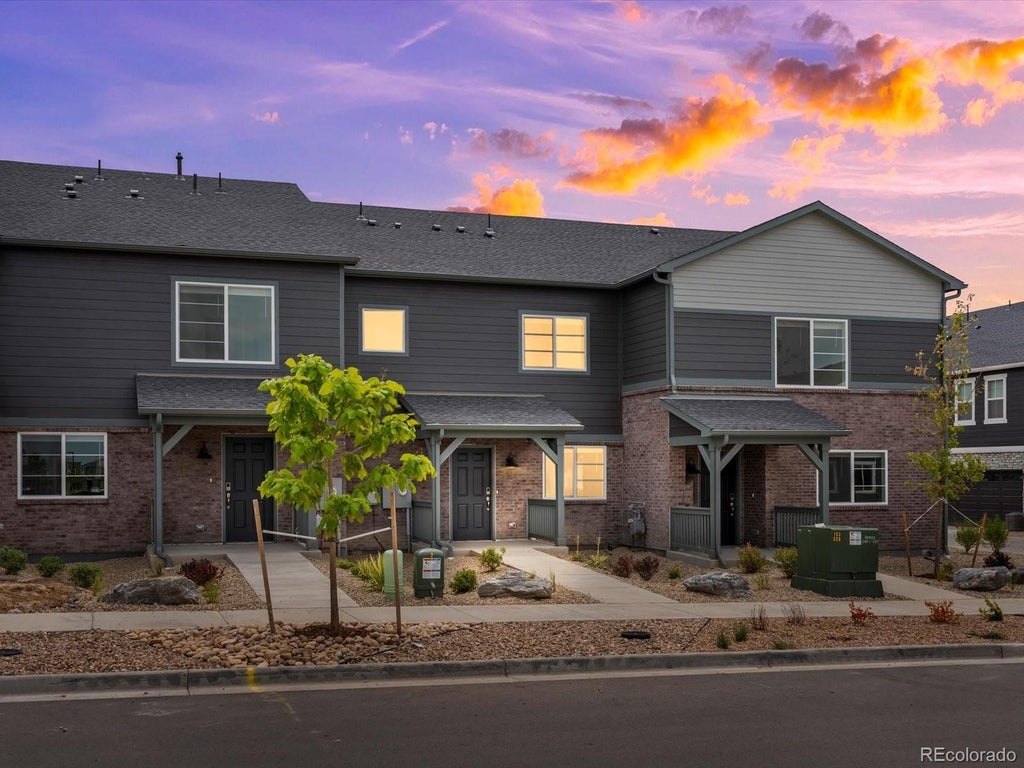 21074 E 65th Drive, Aurora