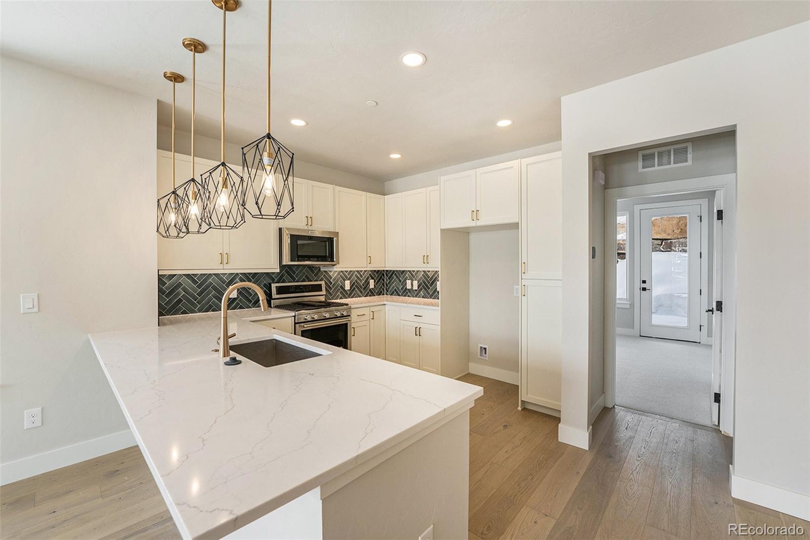 Photo of Listing #7591984