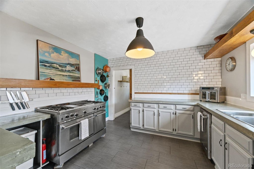 611 E Elk Place, Denver