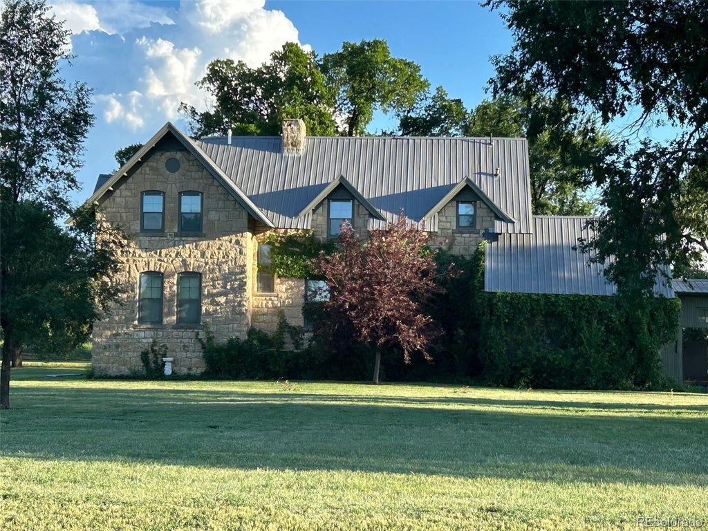 409 W Vinson Street, Holly