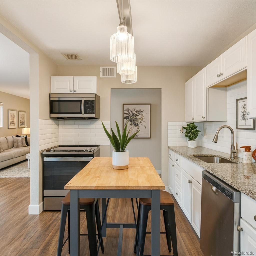 872 Uvalda Street, Aurora