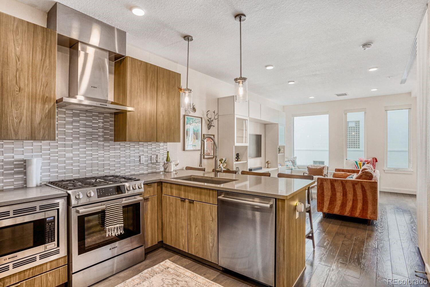 Photo of Listing #8244477