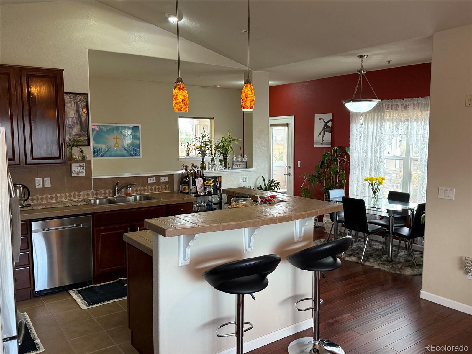 Photo of Listing #8323373