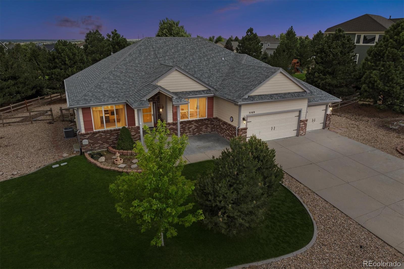 Photo of Listing #8360366