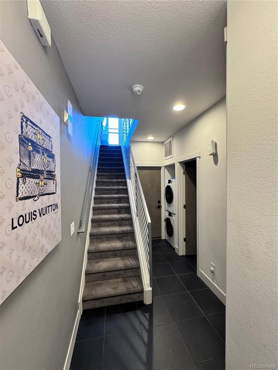 Photo of Listing #8365500