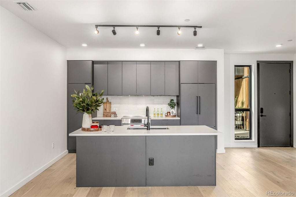 1601 Park Avenue 215, Denver