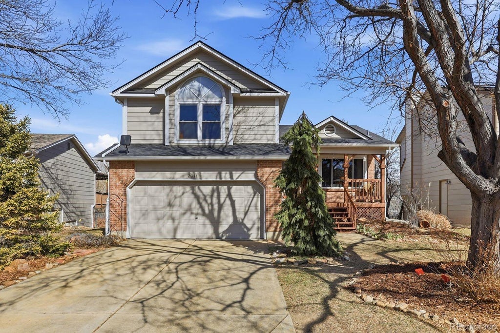 2311 Cliffrose Lane, Louisville