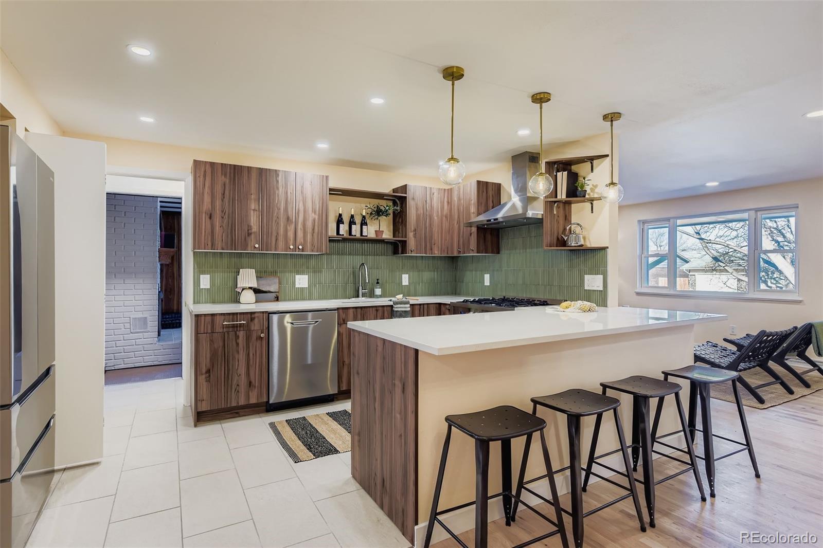 Photo of Listing #8910096