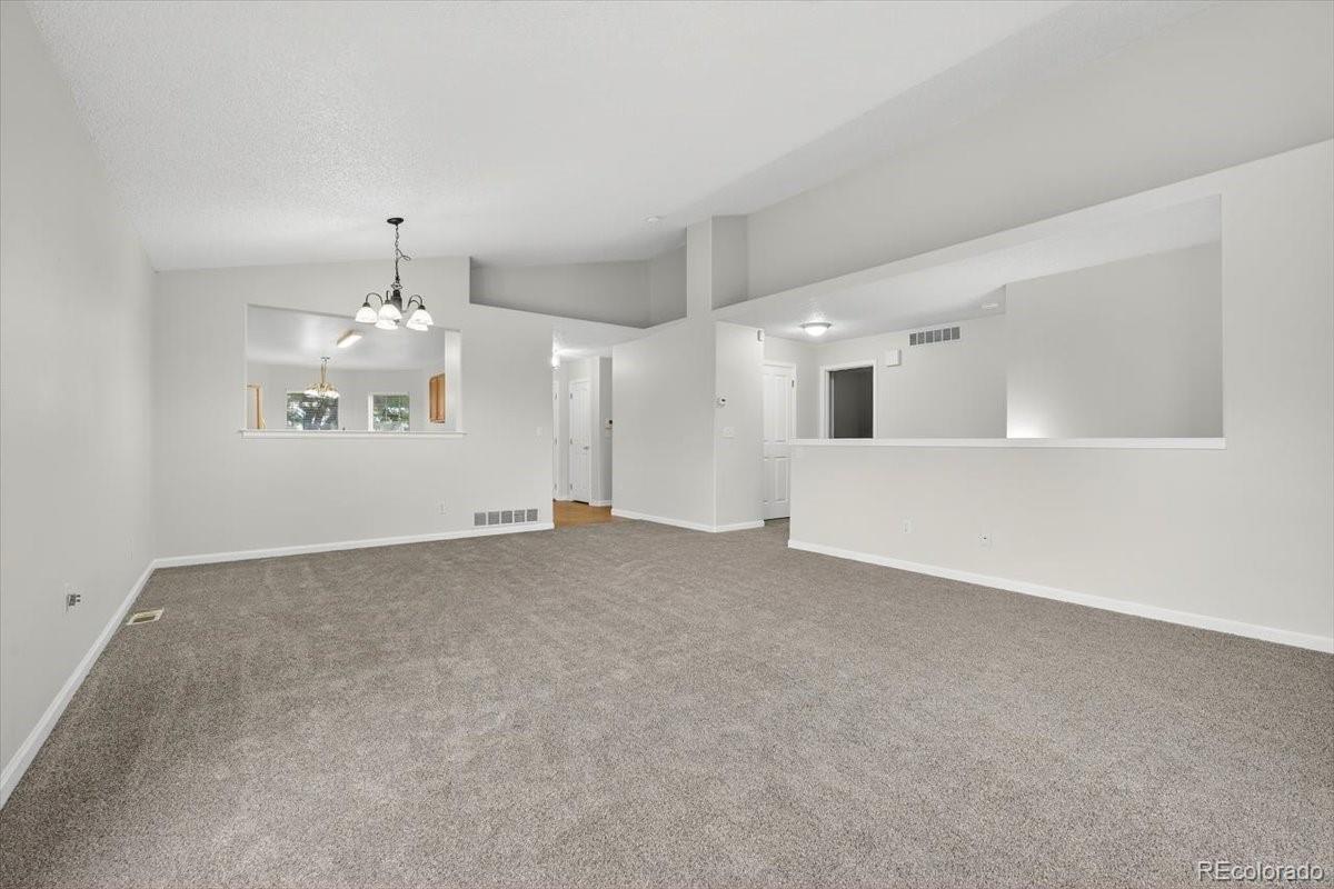 Photo of Listing #8916200