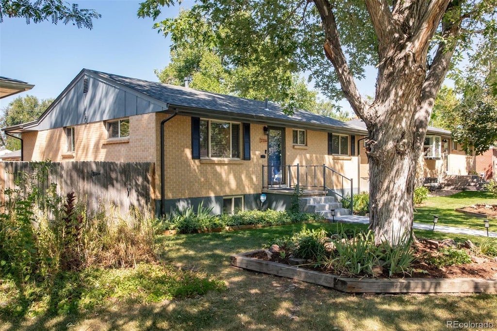 2155 Jay Street, Edgewater