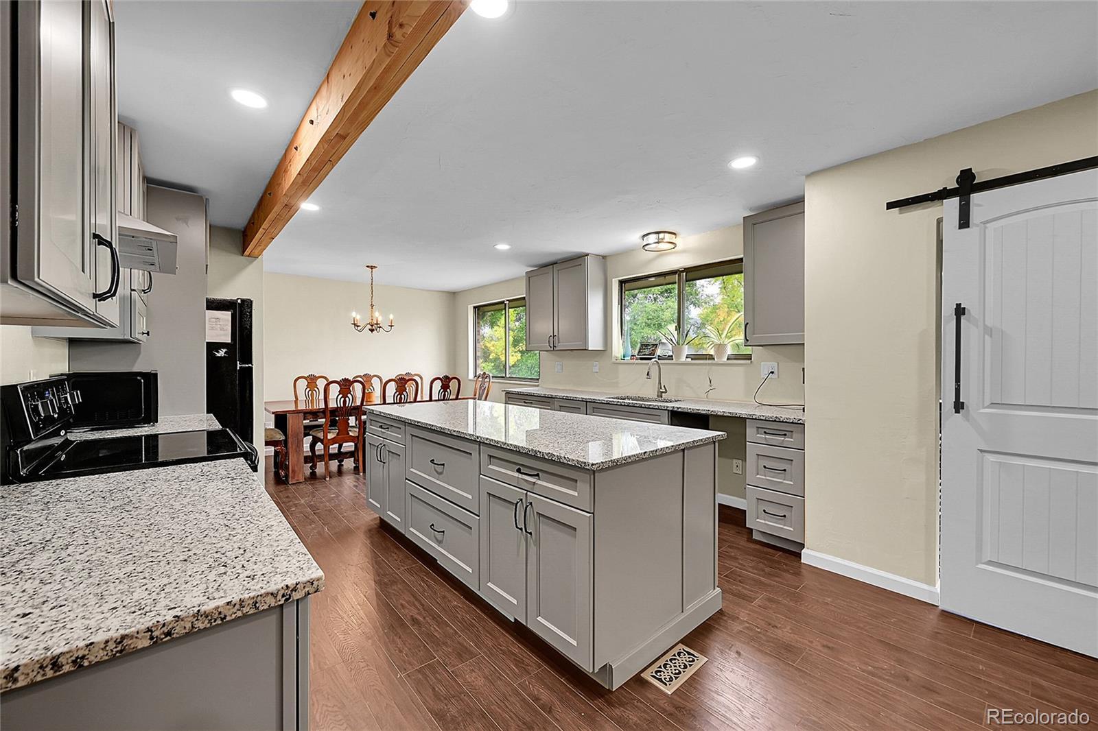 Photo of Listing #8975468