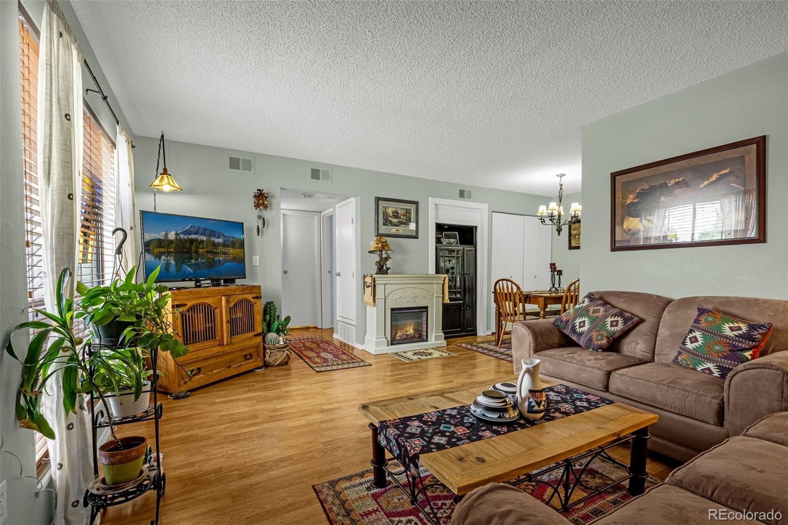 Photo of Listing #9011370