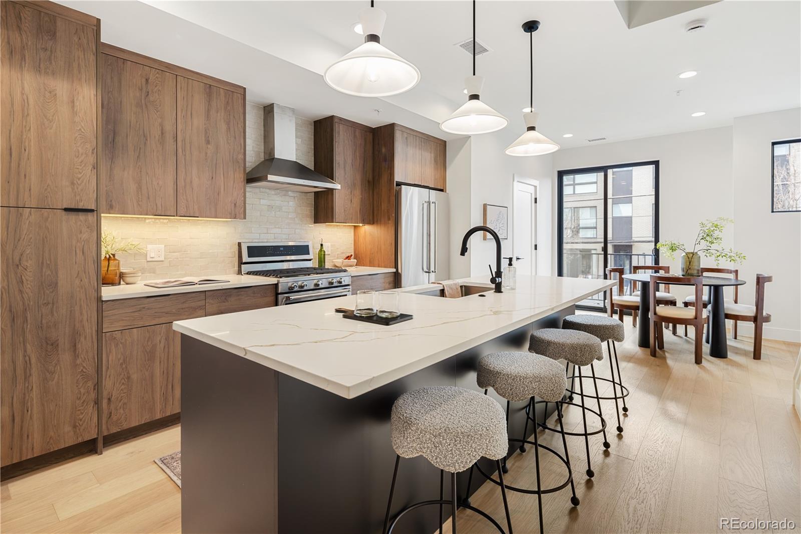 Photo of Listing #9024260