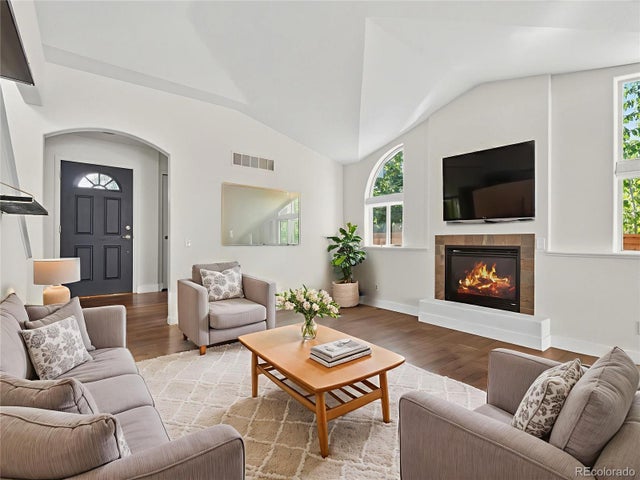 101 Washington Avenue, Golden