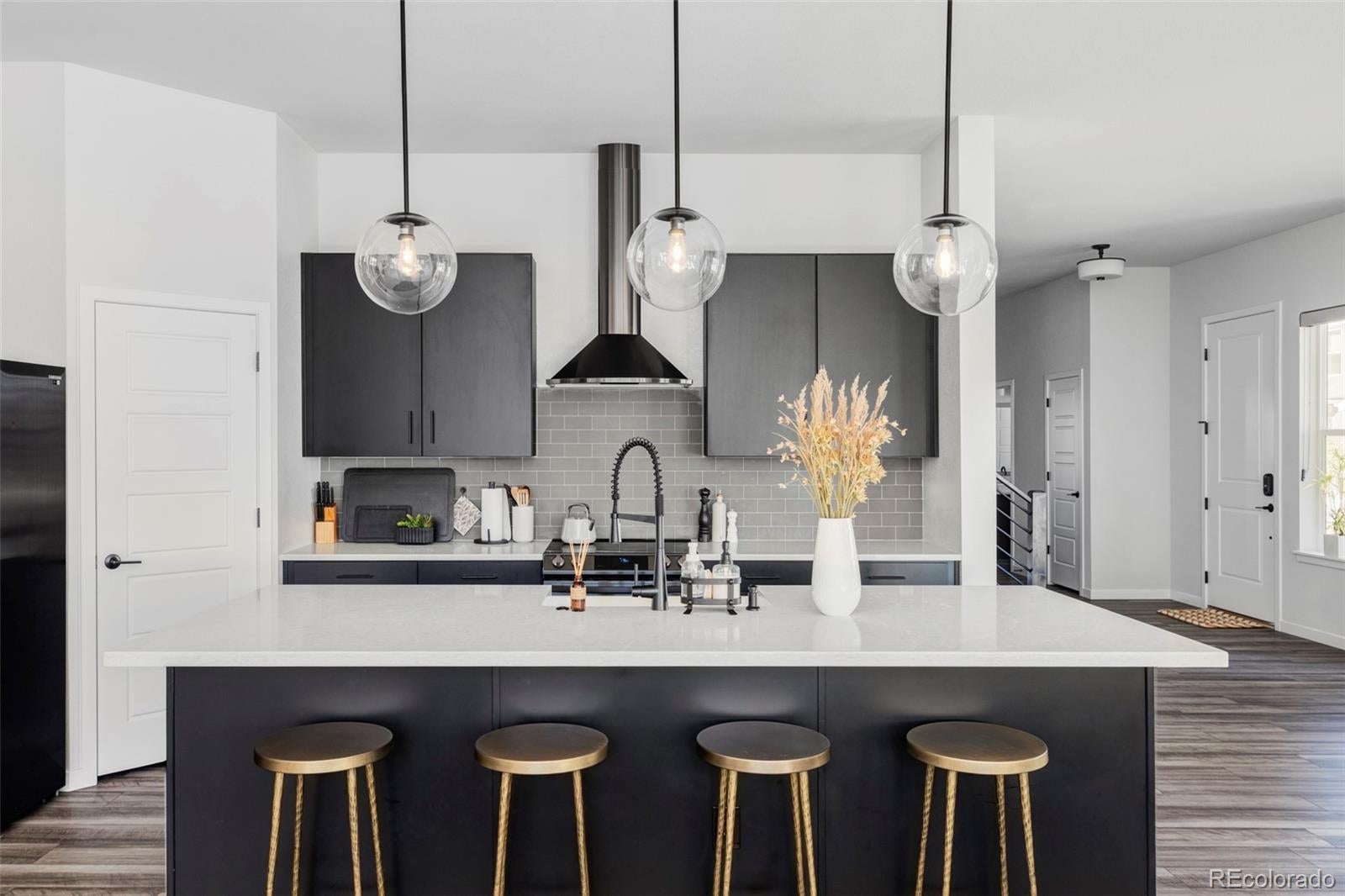 Photo of Listing #9070426