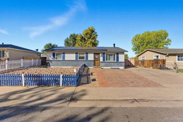 5563 Blackhawk Way, Denver