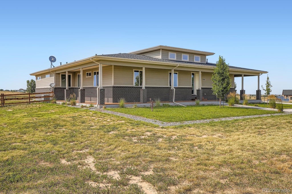 49447 Antelope Drive E, Bennett