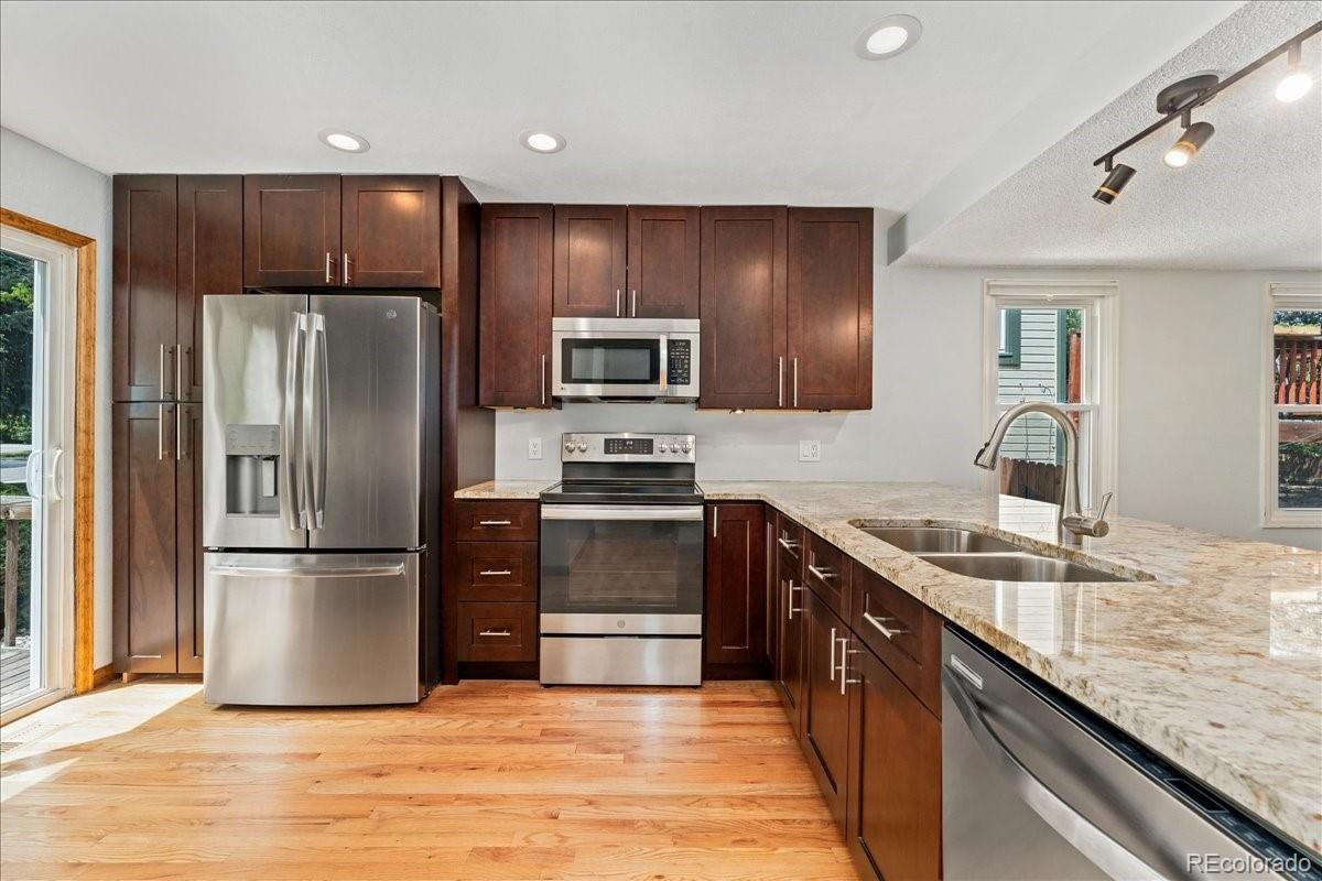 Photo of Listing #9309341