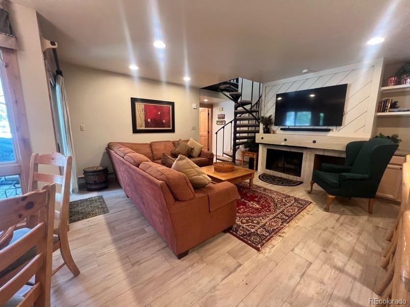 Photo of Listing #9658872