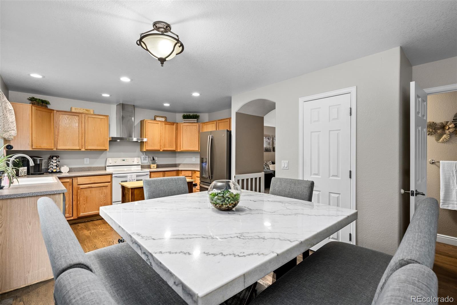 Photo of Listing #9660292