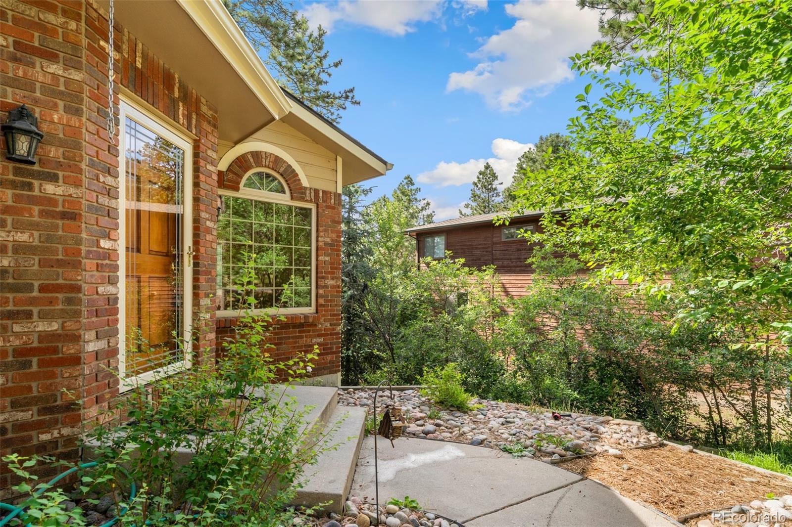 Photo of Listing #9668924