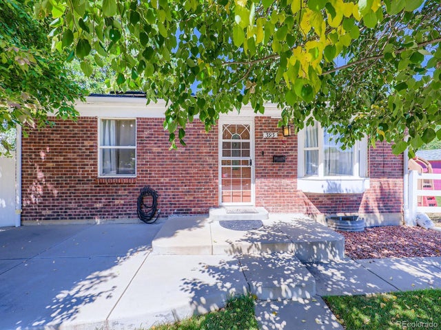 393 Ash Avenue, Brighton