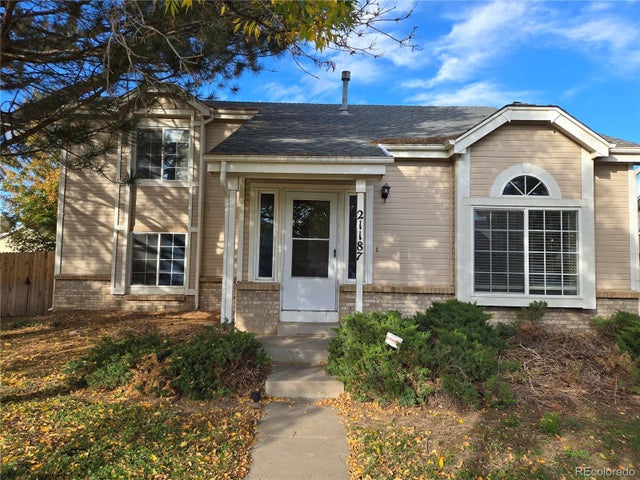 21187 E 42nd Avenue, Denver